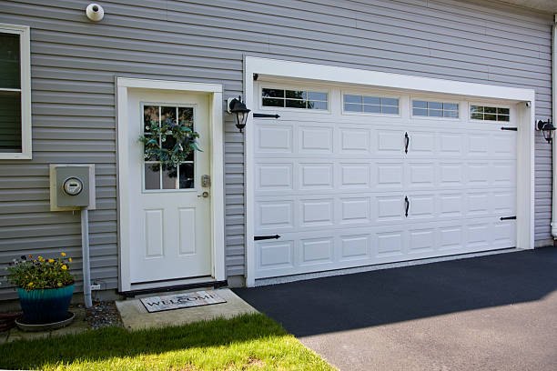 24/7 Emergency Garage Door Panel Replacement experts in Newton, TX